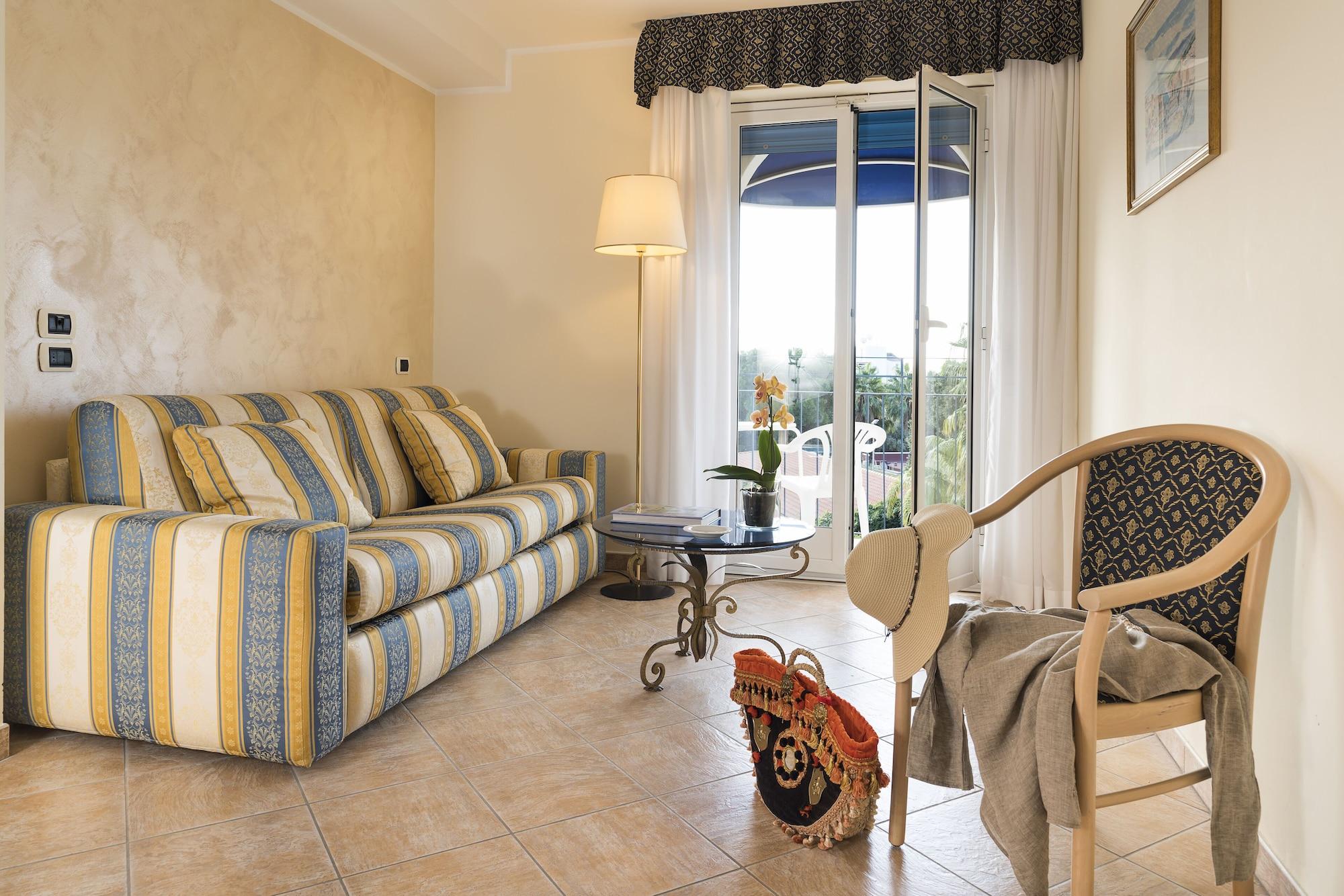 Hotel Sant Alphio Garden & 4*