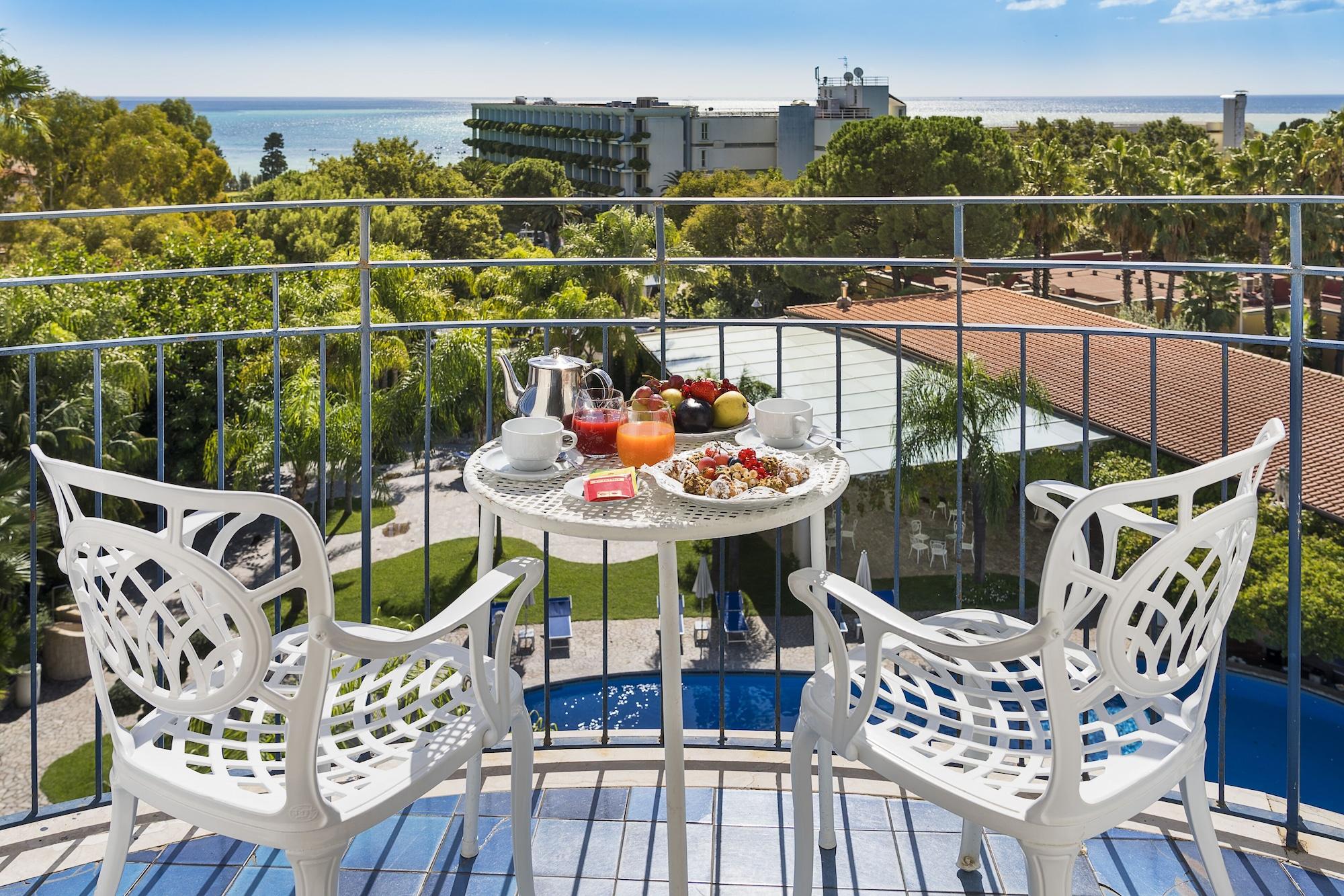 Sant Alphio Garden &