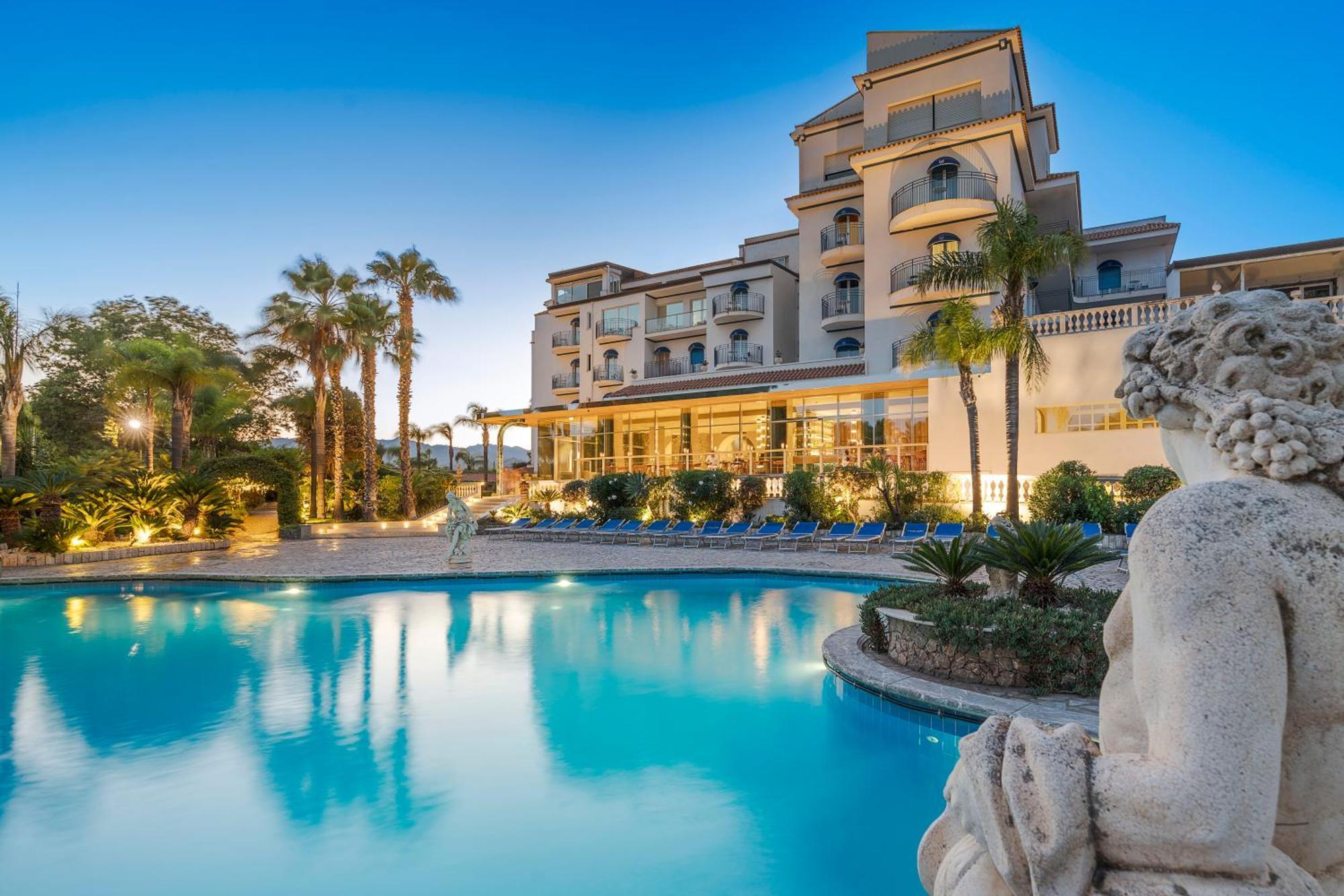 Hotel Sant Alphio Garden & 4*