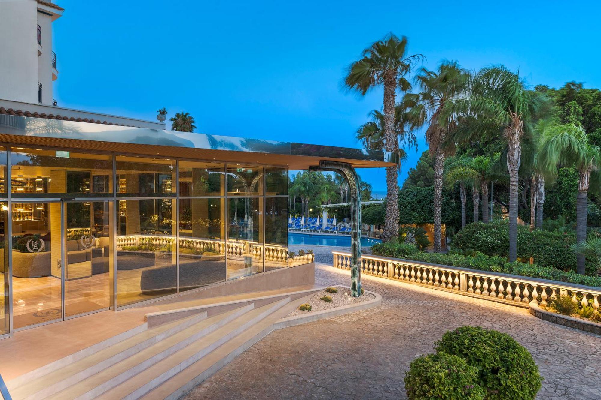 Sant Alphio Garden & 4*
